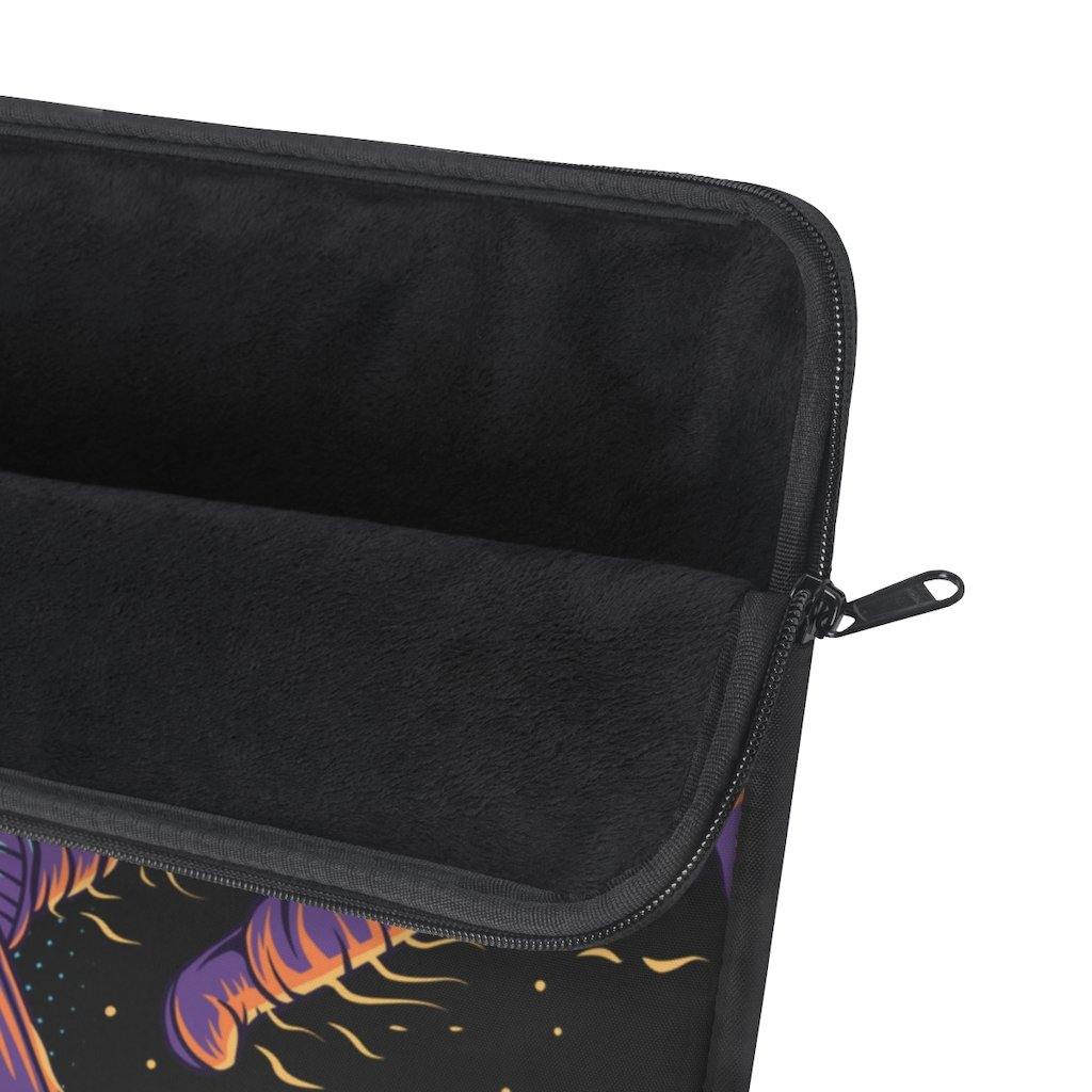Skateboarding Astronaut – Laptop Sleeve - Image 3