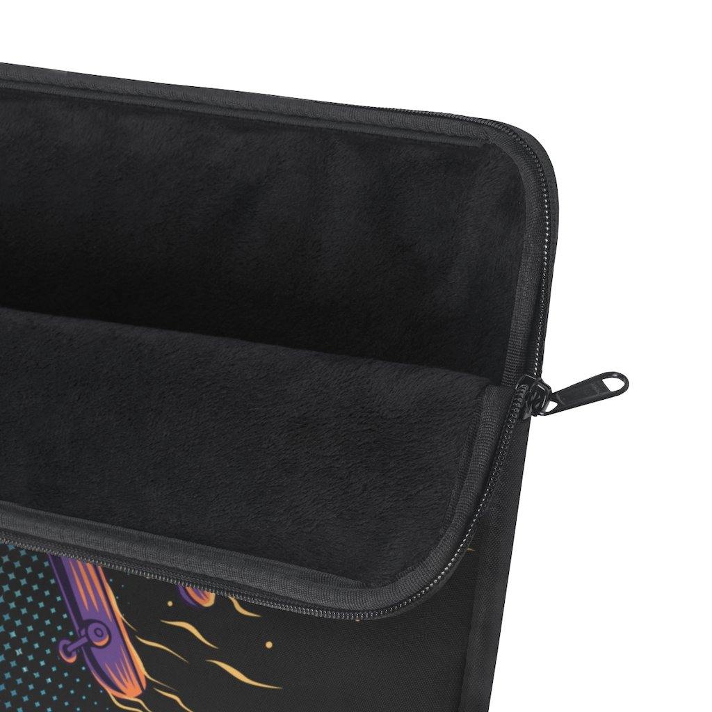 Skateboarding Astronaut – Laptop Sleeve - Image 6