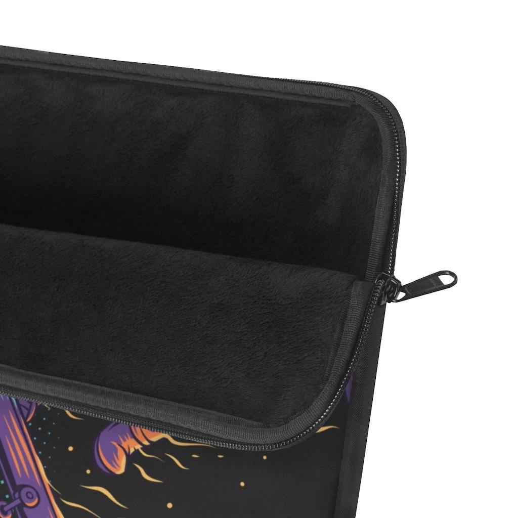 Skateboarding Astronaut – Laptop Sleeve - Image 9
