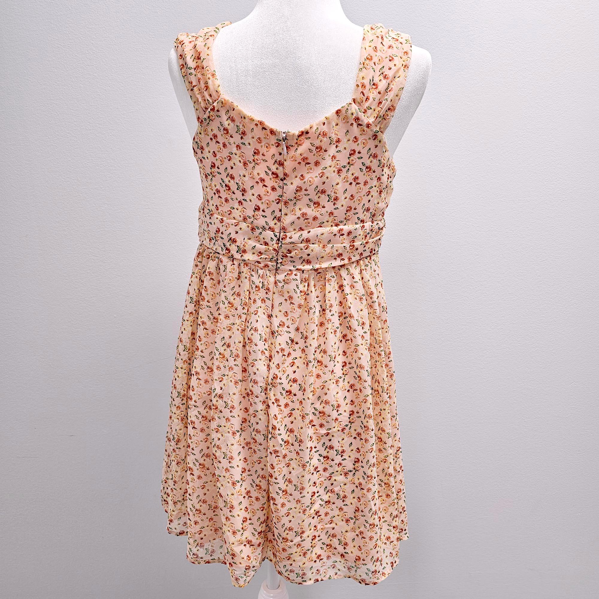 Preloved: Peach Beight Floral Chiffon Dress - Image 3